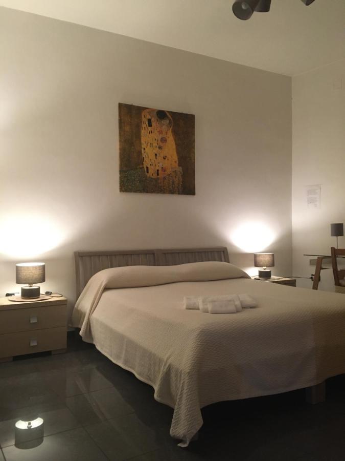 Blackboard House Hotel Bari Buitenkant foto